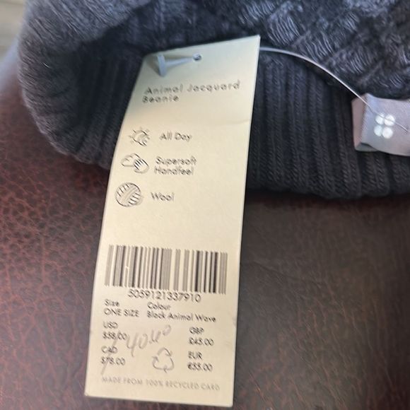 Sweaty Betty Jacquard Animal Print Wood Blend Gray/Black Beanie One Size - Picture 10 of 10